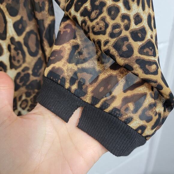 Bobbie Brooks Sheer Leopard Top 1x - Picture 8 of 8